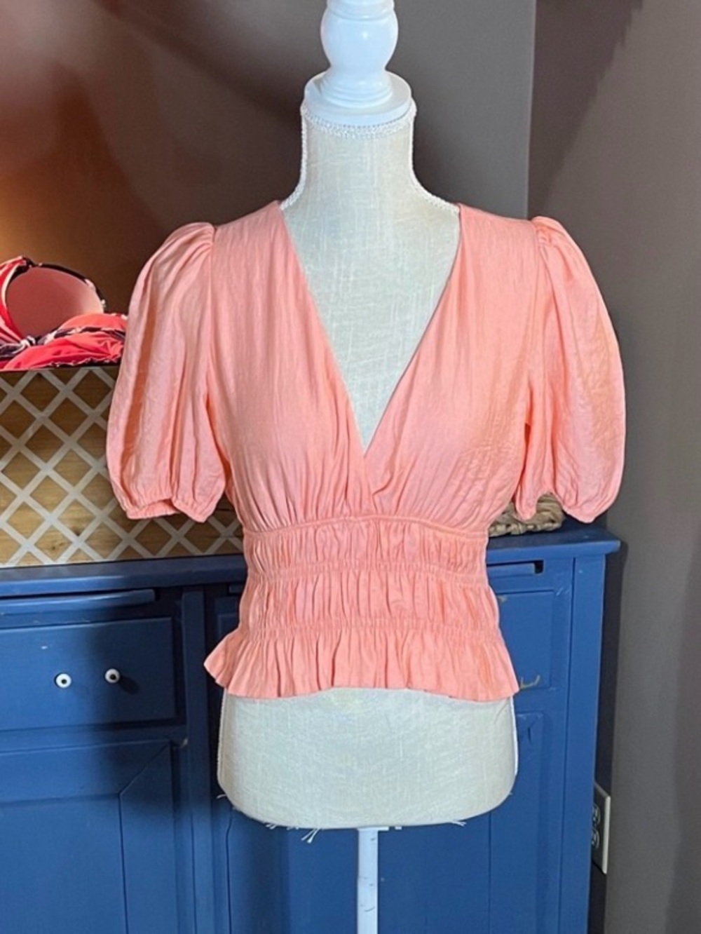 Fanco Young Contemporary top size Small color peach figure flattering NWT 2420
